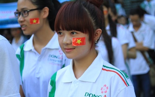 Đà Nẵng: Sinh viên trường Đại học Đông Á hướng về biển Đông